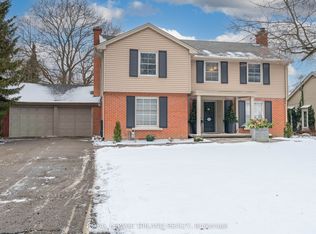 1104 The Pkwy, London, ON N6A 2X3