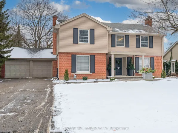 1104 The Pkwy, London, ON N6A 2X3