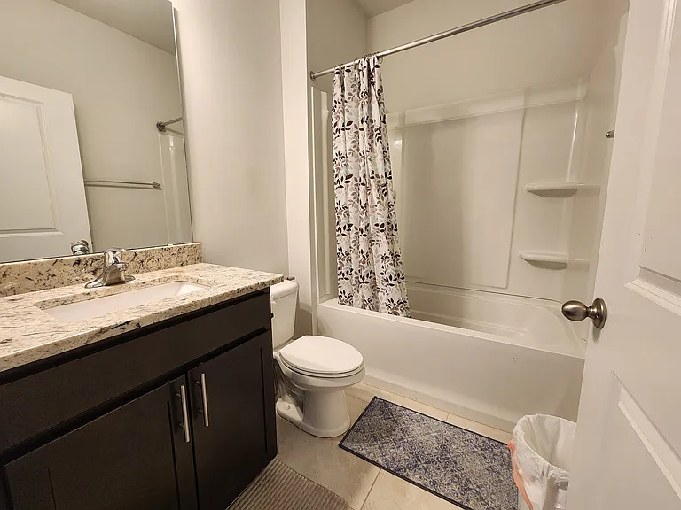 704 Riley Ln — Photo 8