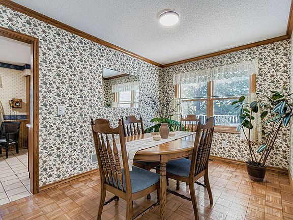 4th image of 2597 Hilo Ave N