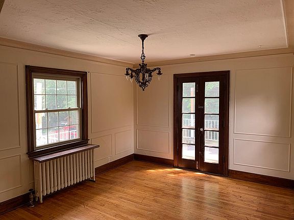 2nd image of 1303 Greenwood Ave