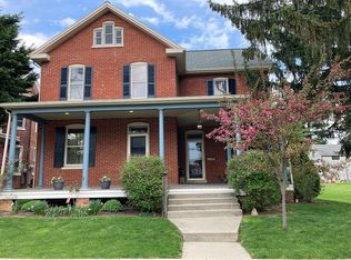 5879 Main St, East Petersburg, PA 17520