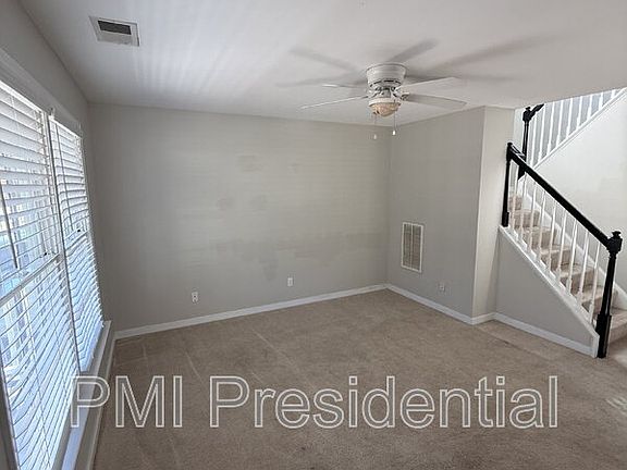 2nd image of 115 E 14th St