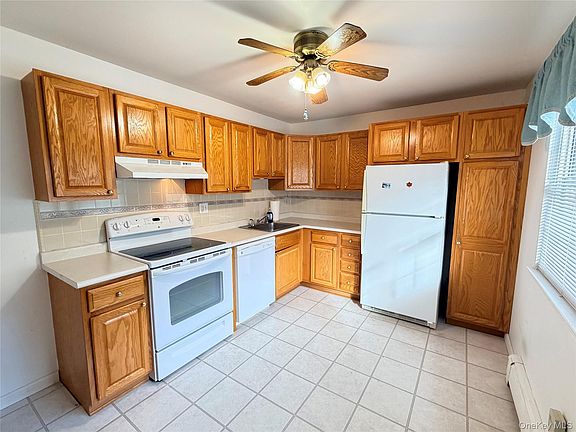 3rd image of 1840 Crompond Road #3B4