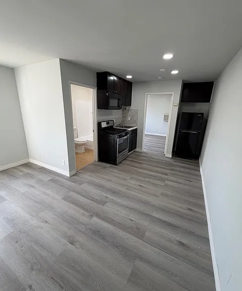645 N New Hampshire Ave #7 — Photo 6
