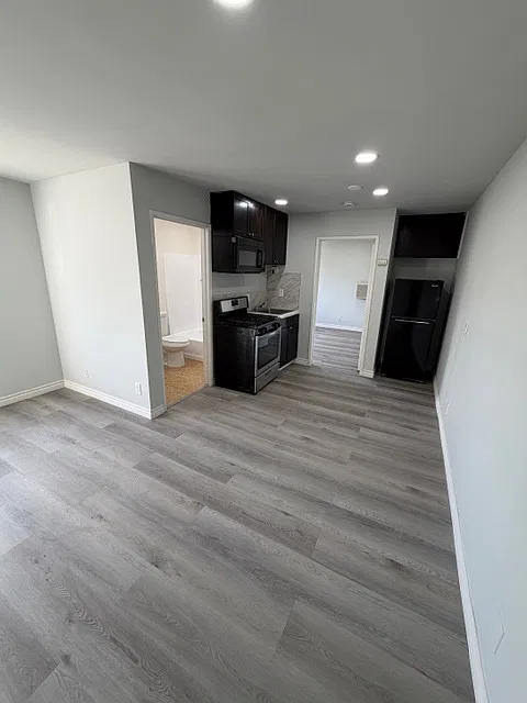 645 N New Hampshire Ave #7