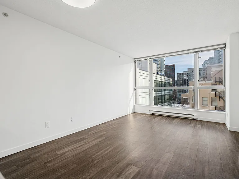 828 Howe St — Photo 7
