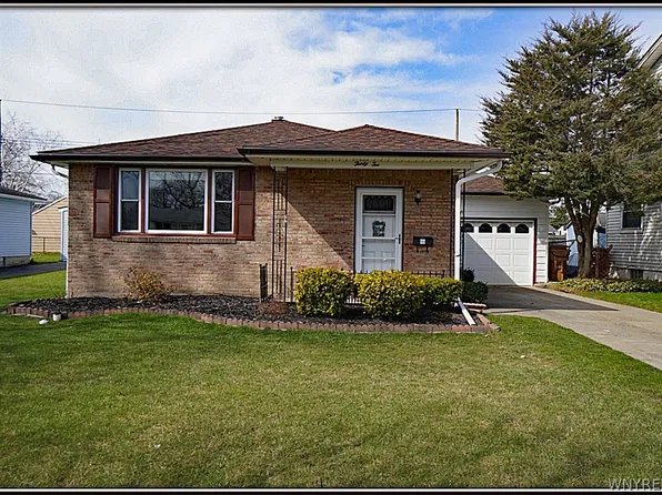 32 Fradine Dr, Cheektowaga, NY 14227