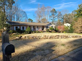 6 Rhodes Dr, Marietta, GA 30068