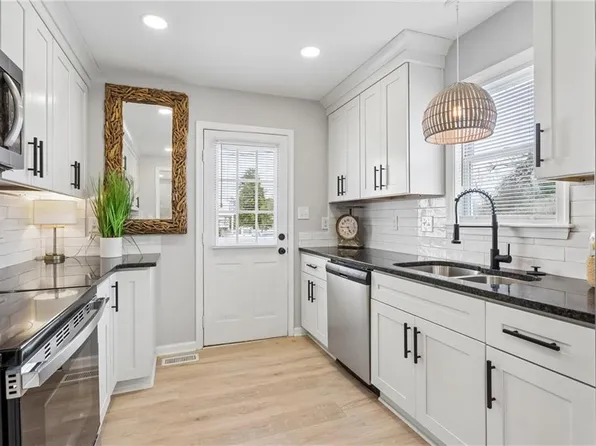 237 Piedmont Ave, Hampton, VA 23661