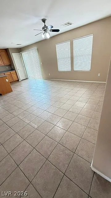 3 bed, 2.5 bath, 2320 sqft, $2,153 — Photo 3