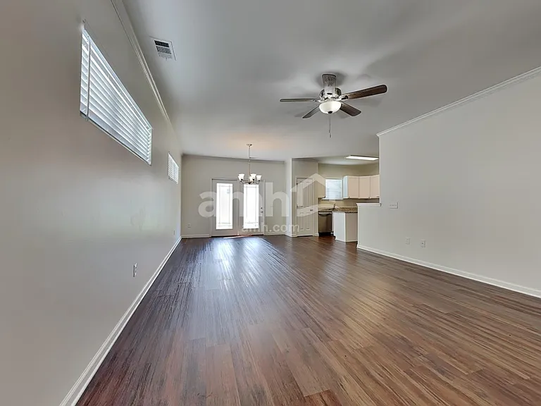 625 Summer Hill Way — Photo 7