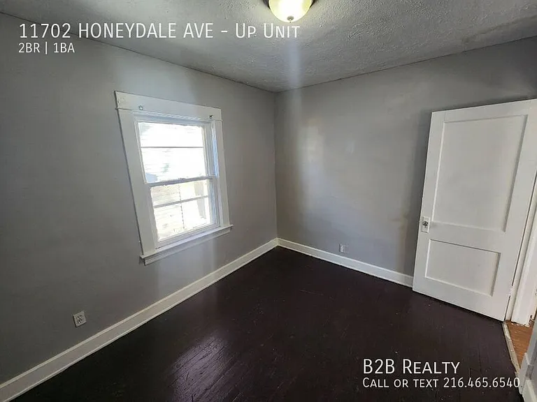 11702 Honeydale Ave #UP — Photo 8