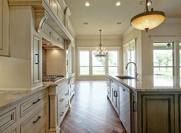 4th image of 2609 Waters Edge Dr