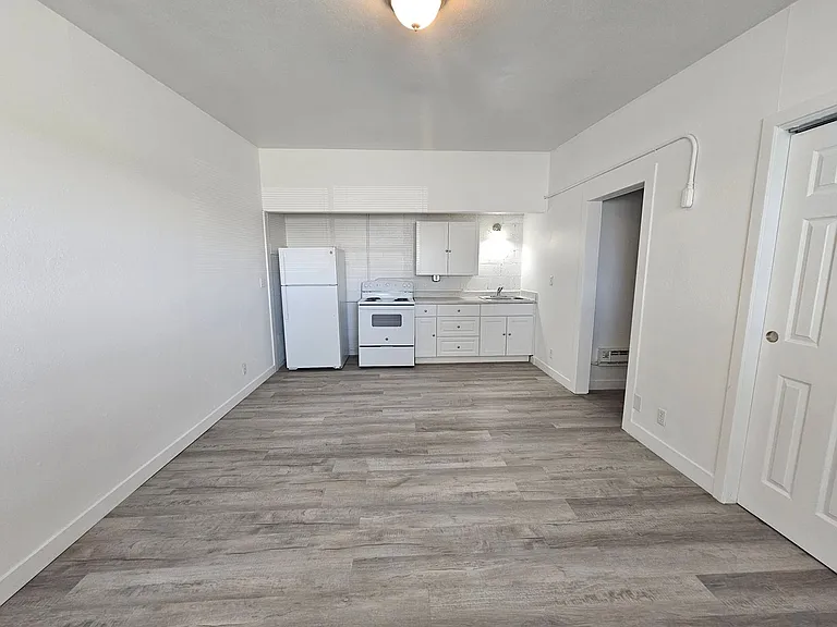 6379 Arnold Dr NE — Photo 3