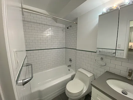 Rented by Stonehenge NYC LLC | media 7