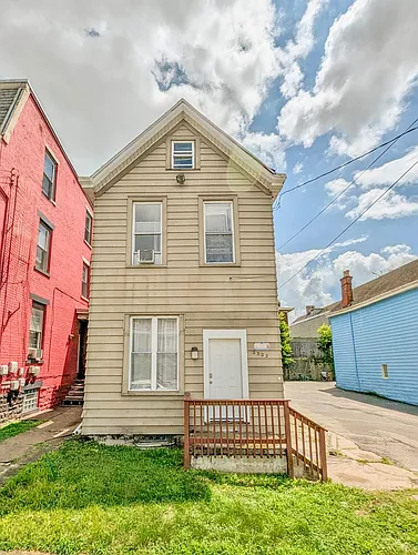 2322 Stratford Photo 1