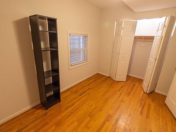 5th image of 2233 W Superior St