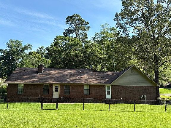 2nd image of 11 Edgewood Dr