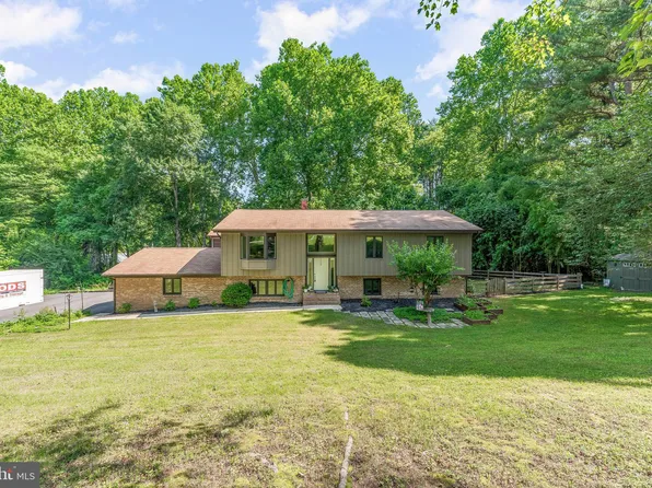 1200 Neptune Ln, Huntingtown, MD 20639