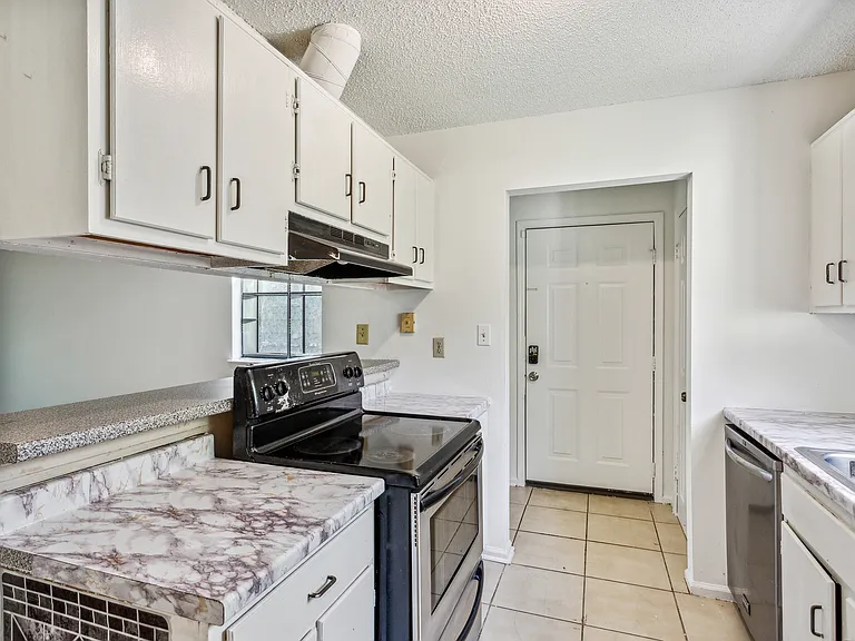 1281 Creekside Ct SE — Photo 6
