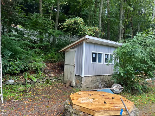 73 Simpaug Tpke, Ridgefield, CT 06877