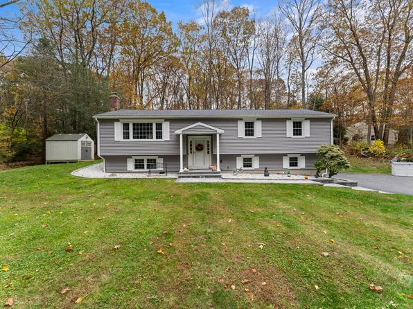 8 Possum Ridge Road, Newtown, CT 06470