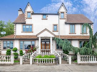 6305 82nd Pl, Middle Village, NY 11379