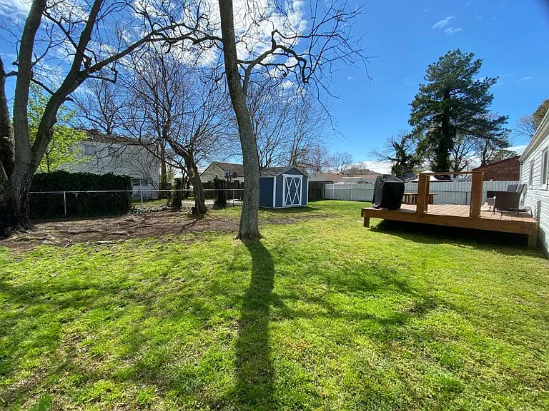 3033 Kenelm Dr — Photo 25