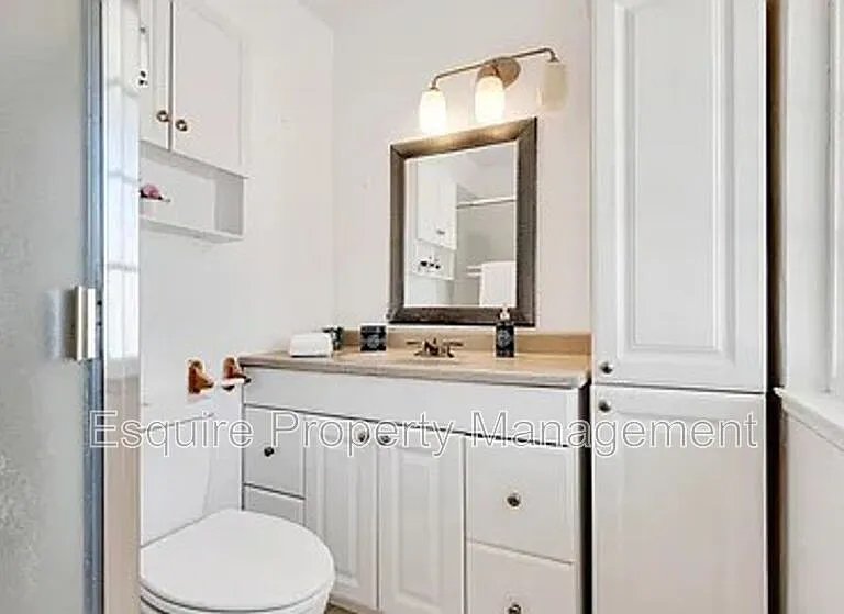 906 Granby St — Photo 16
