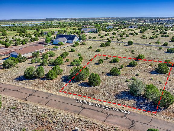 3rd image of 1935 Creekside Cir