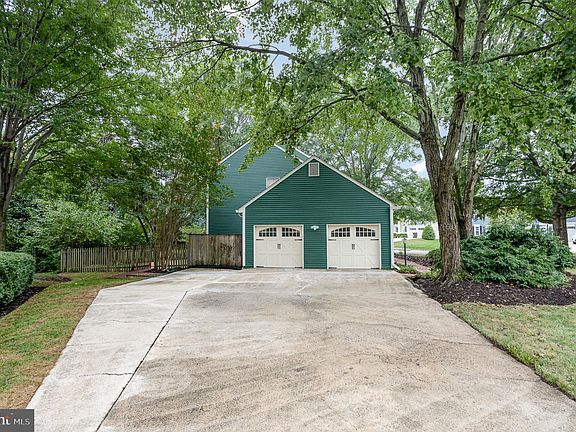 4th image of 8817 Northern Spruce Ln