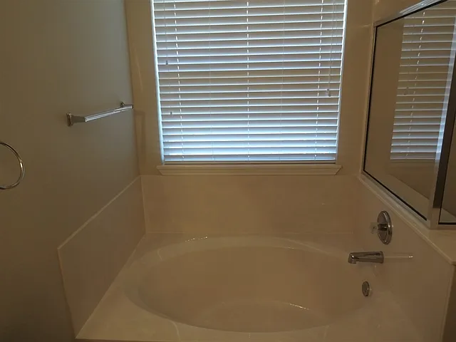 2288 Green Meadows Ln — Photo 10