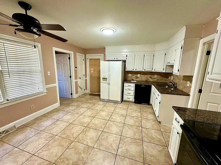 5600 Carmel Rd — Photo 13