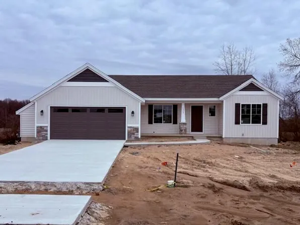 4243 Old Farm Dr, Wayland, MI 49348