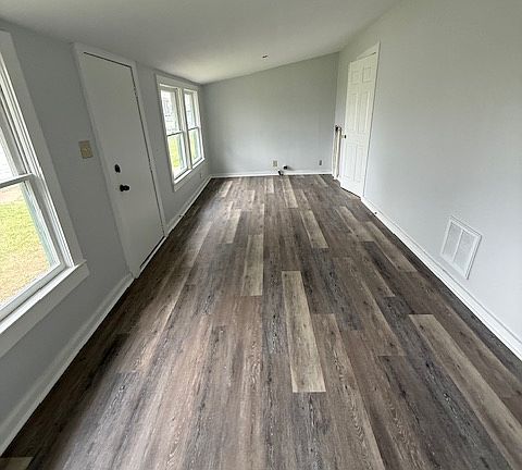 4th image of 816 N Avenue C