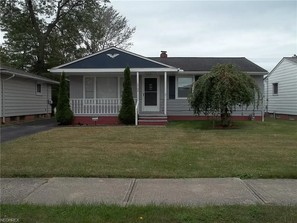 15704 Morning Star Ave photo 1