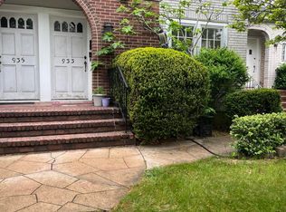 935 Castleton Ave, Staten Island, NY 10310