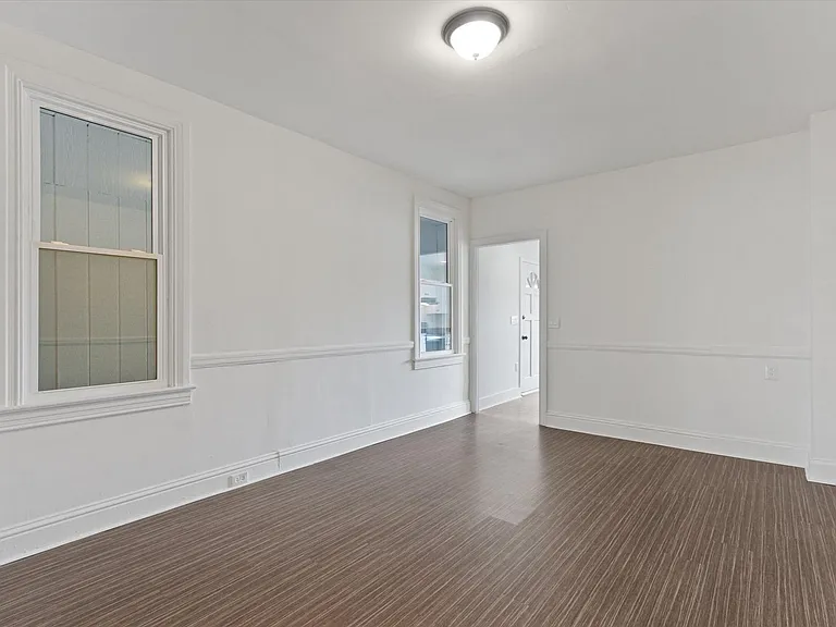 1020 N George St — Photo 8