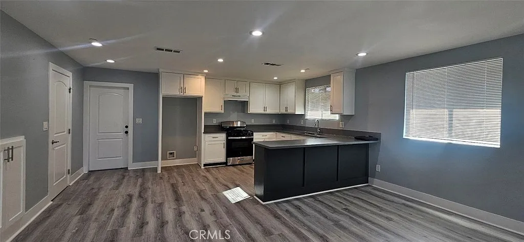 4 bed, 1700 sqft, $3,600 — Photo 2