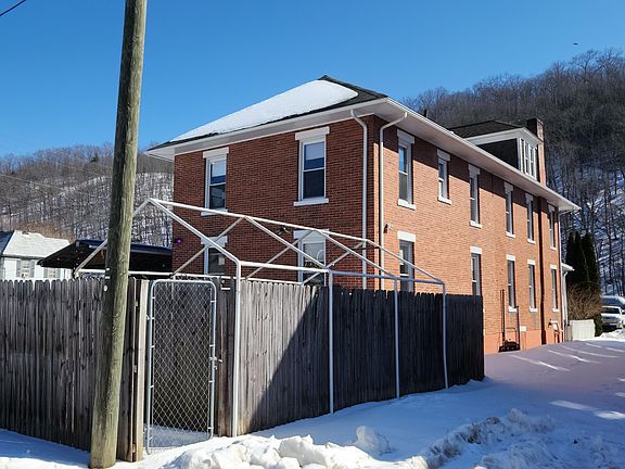 5th image of 702 3rd Ave