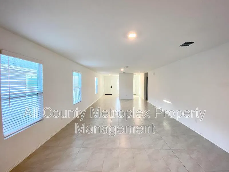 Building Photo - 3608 Sweetbay St