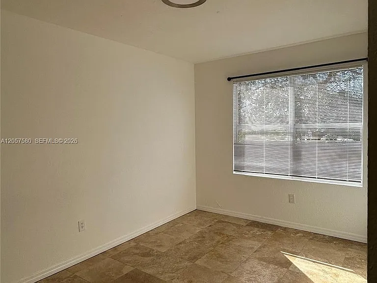 953 SW 10th St #1 — Photo 7