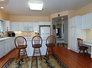 210 Course Dr, Lake In The Hills, IL 60156