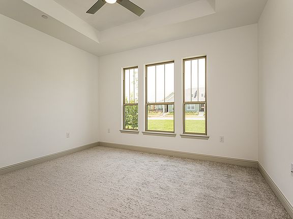 5th image of 512 Matchbox St