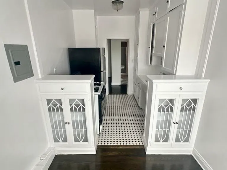 100 N Sycamore Ave #42 — Photo 12