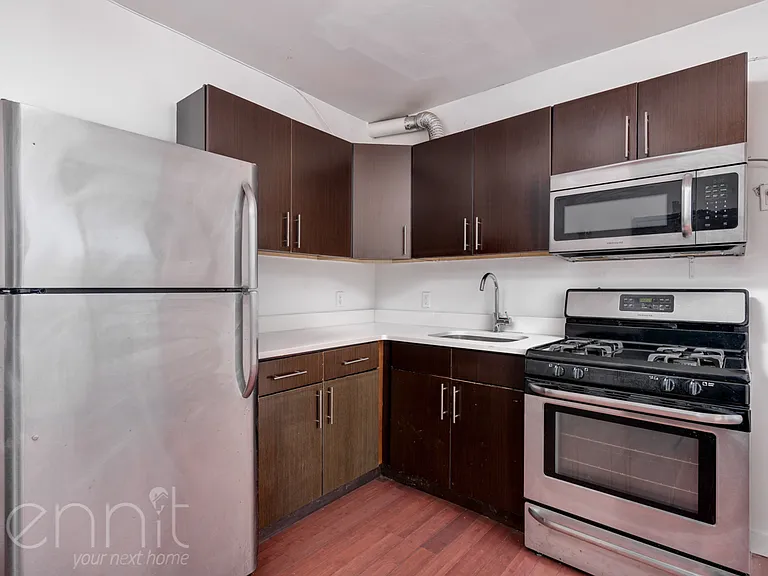 1026 Broadway #3R — Photo 2