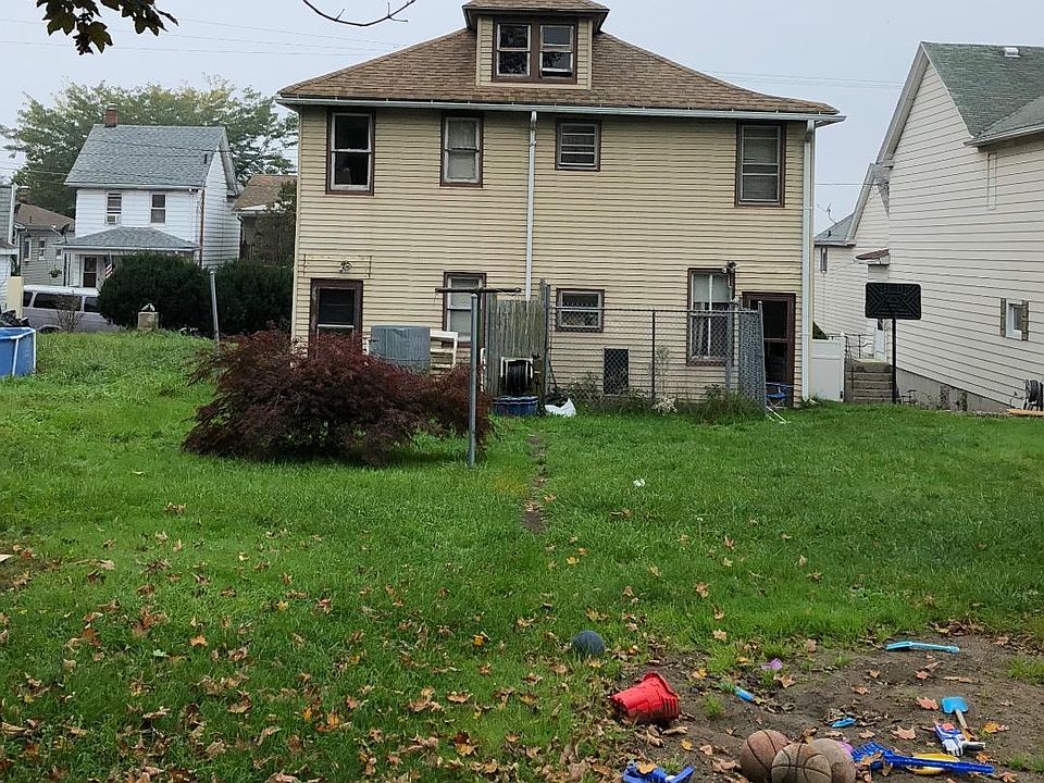 2nd image of 813 N Locust St