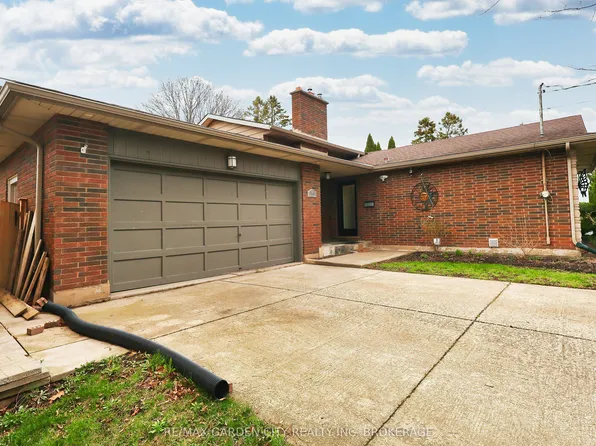 15 Black Friars Rd, Saint Catharines, ON L2N 2M8