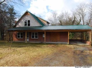 70 Sycamore Cir, Hendersonville, NC 28791